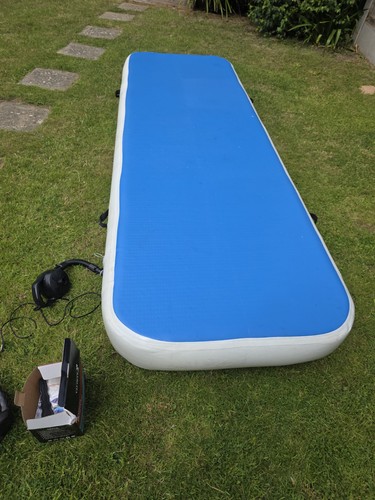 Inflatable air track - inflatable,
